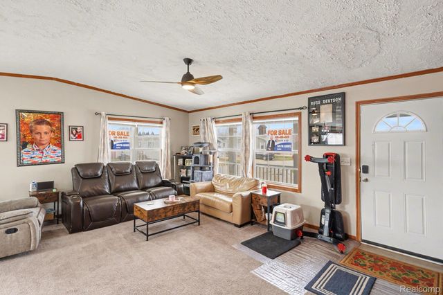 6244 Leigh Court, Fenton, MI 48430