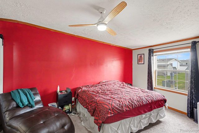 6244 Leigh Court, Fenton, MI 48430