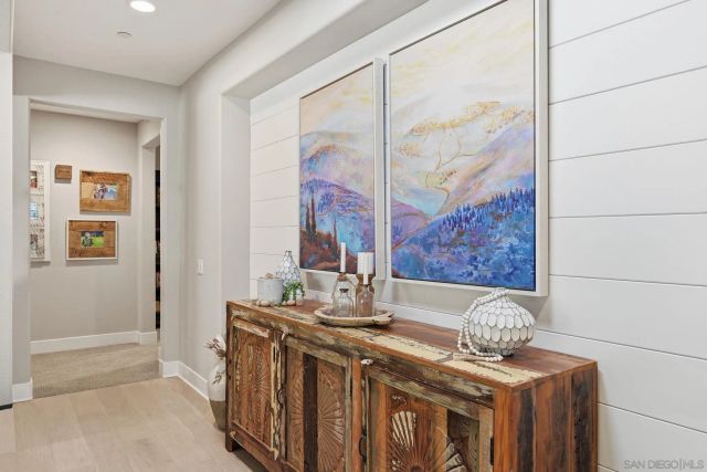 406 Glin Ct, Vista, CA 92081