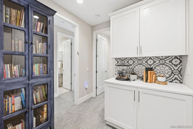 406 Glin Ct, Vista, CA 92081