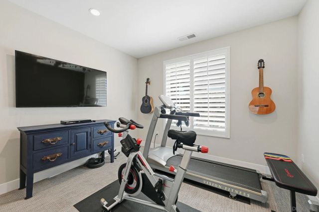 406 Glin Ct, Vista, CA 92081