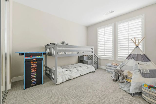 406 Glin Ct, Vista, CA 92081