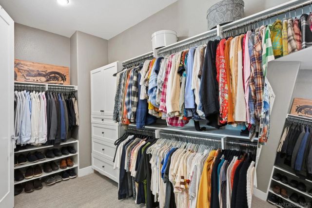 406 Glin Ct, Vista, CA 92081