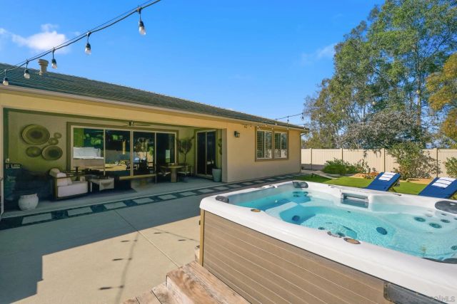 406 Glin Ct, Vista, CA 92081