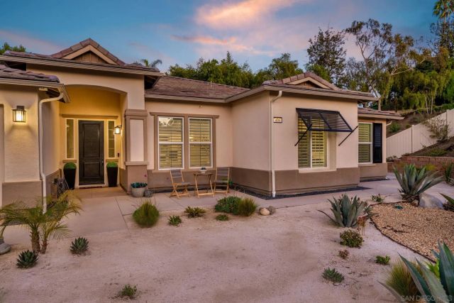 406 Glin Ct, Vista, CA 92081