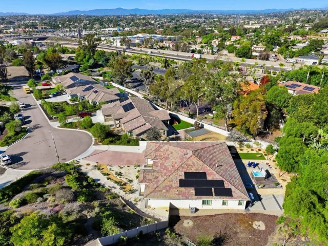 406 Glin Ct, Vista, CA 92081