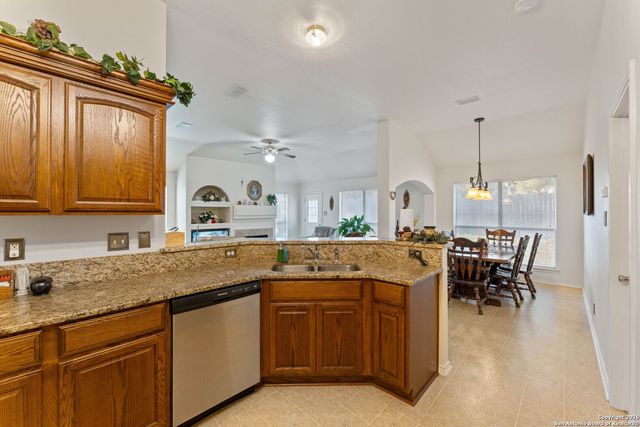 13127 Forum, Universal City, TX 78148