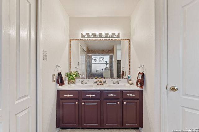 13127 Forum, Universal City, TX 78148