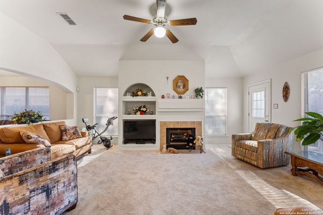 13127 Forum, Universal City, TX 78148