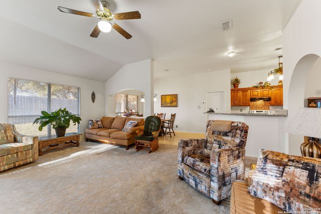 13127 Forum, Universal City, TX 78148