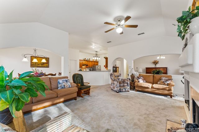 13127 Forum, Universal City, TX 78148