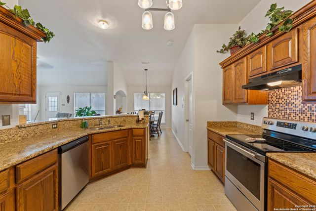 13127 Forum, Universal City, TX 78148