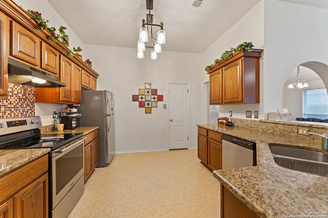 13127 Forum, Universal City, TX 78148