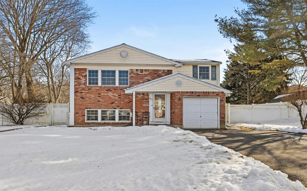 447 China Road, Sayville, NY 11782