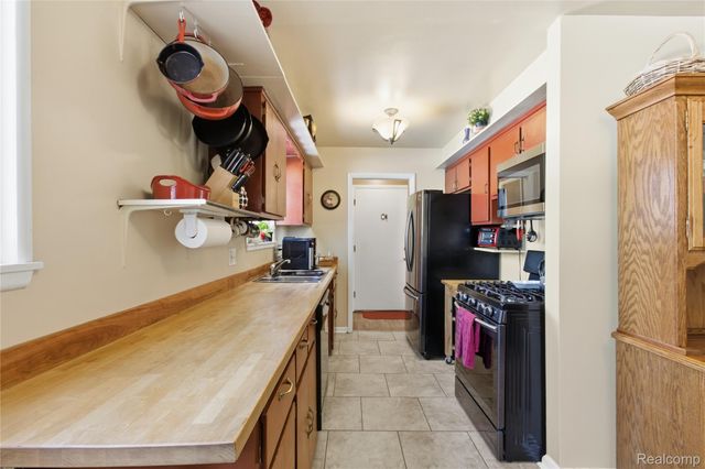 18527 Gaylord, Redford Charter Township, MI 48240