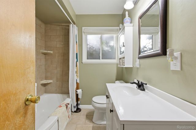 18527 Gaylord, Redford Charter Township, MI 48240