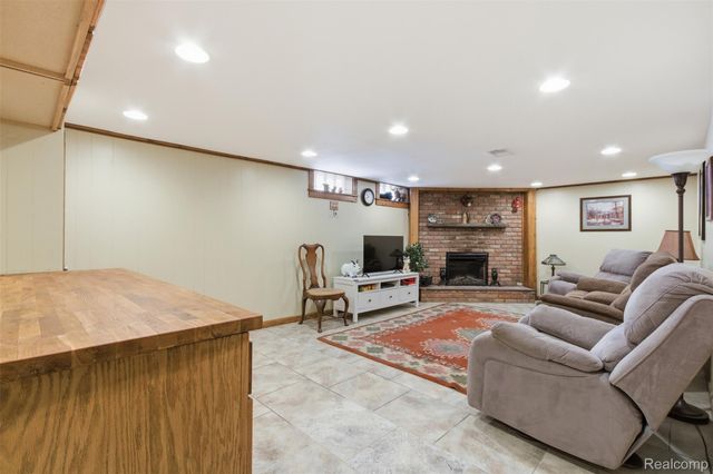 18527 Gaylord, Redford Charter Township, MI 48240