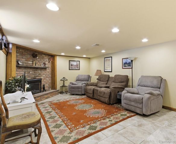 18527 Gaylord, Redford Charter Township, MI 48240