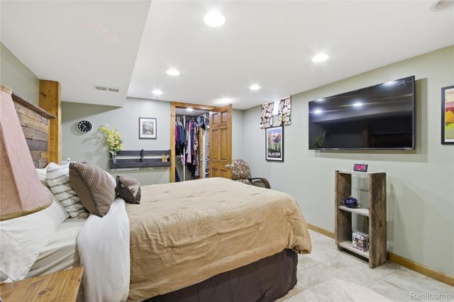 18527 Gaylord, Redford Charter Township, MI 48240