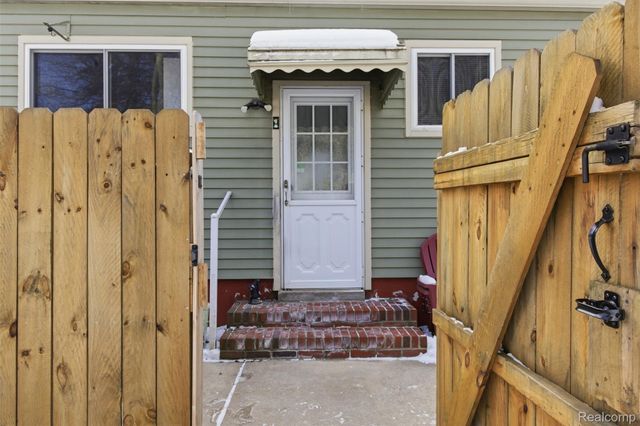 18527 Gaylord, Redford Charter Township, MI 48240