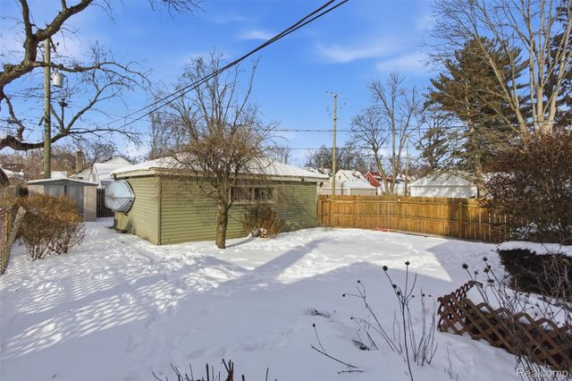 18527 Gaylord, Redford Charter Township, MI 48240