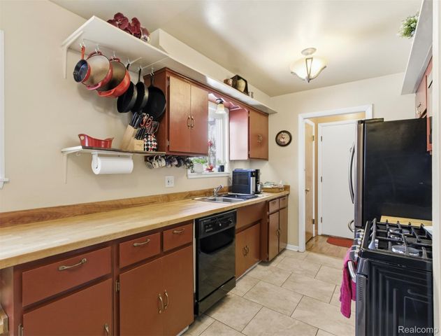 18527 Gaylord, Redford Charter Township, MI 48240