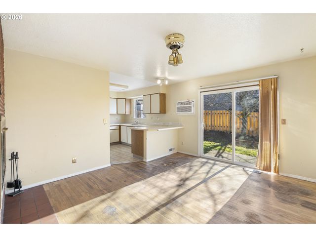 6906 Sw TAYLORS FERRY Rd, Portland, OR 97210