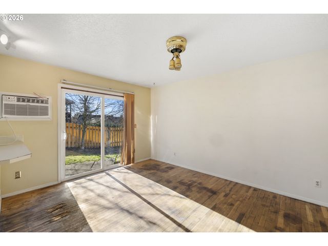 6906 Sw TAYLORS FERRY Rd, Portland, OR 97210