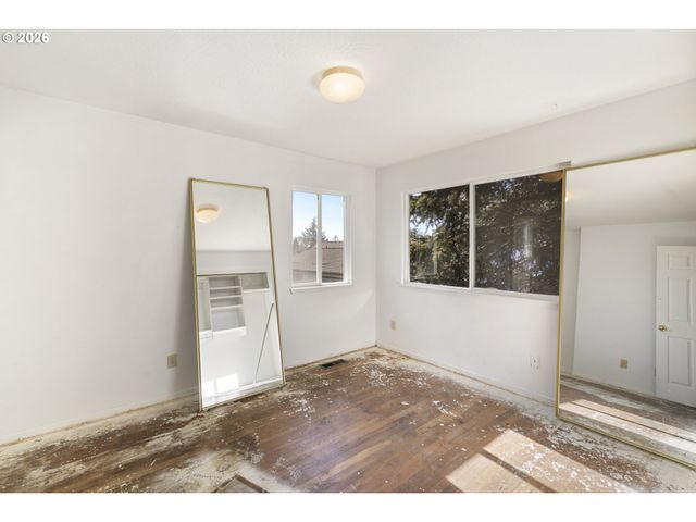 6906 Sw TAYLORS FERRY Rd, Portland, OR 97210