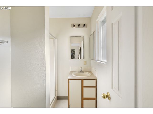 6906 Sw TAYLORS FERRY Rd, Portland, OR 97210