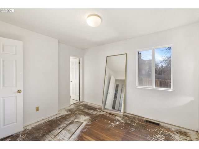 6906 Sw TAYLORS FERRY Rd, Portland, OR 97210