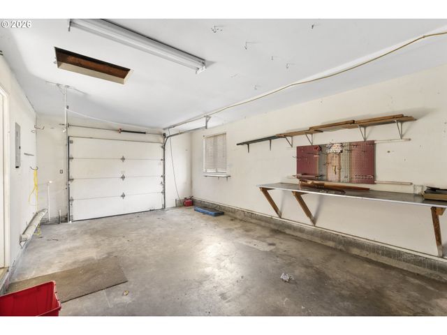 6906 Sw TAYLORS FERRY Rd, Portland, OR 97210