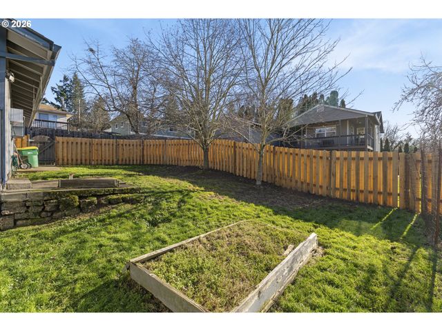 6906 Sw TAYLORS FERRY Rd, Portland, OR 97210