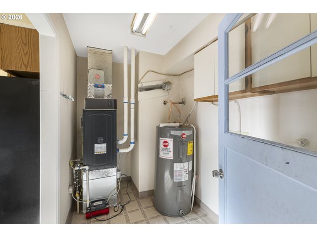 6906 Sw TAYLORS FERRY Rd, Portland, OR 97210