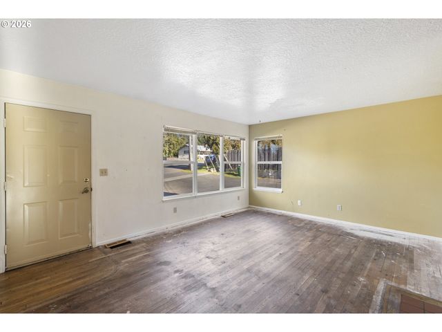 6906 Sw TAYLORS FERRY Rd, Portland, OR 97210