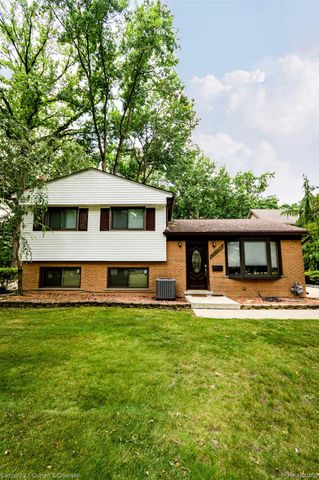 16100 Kennebec Street, Southgate, MI 48195
