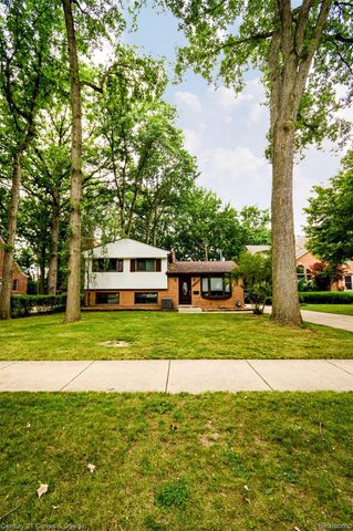 16100 Kennebec Street, Southgate, MI 48195