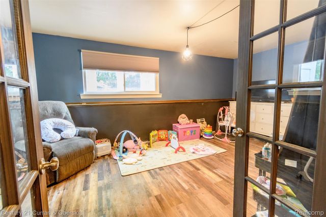 16100 Kennebec Street, Southgate, MI 48195