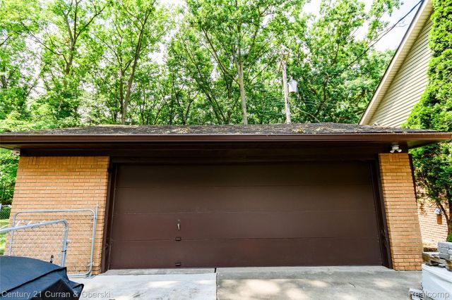 16100 Kennebec Street, Southgate, MI 48195