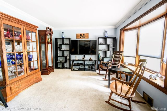 16100 Kennebec Street, Southgate, MI 48195