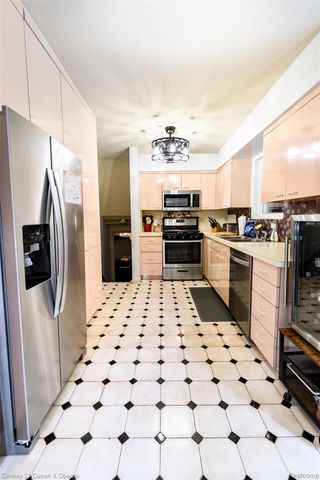16100 Kennebec Street, Southgate, MI 48195