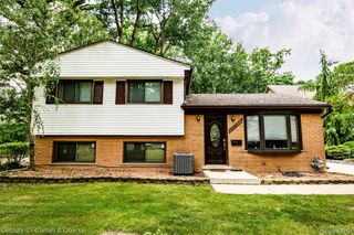 16100 Kennebec Street, Southgate, MI 48195
