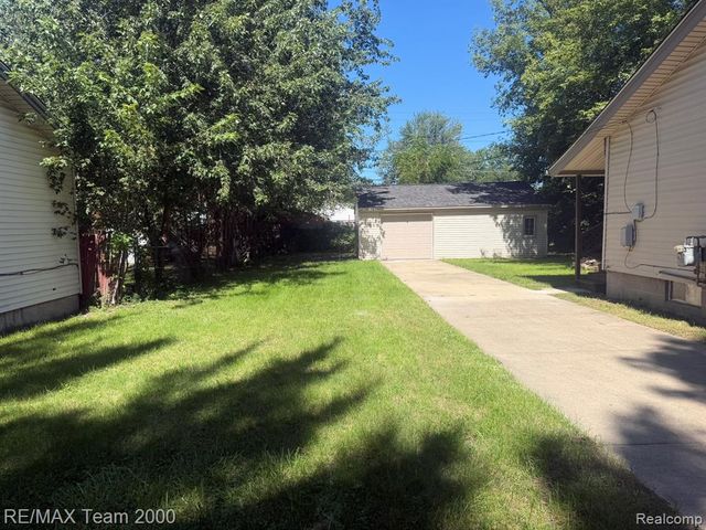 25526 New York Street, Dearborn Heights, MI 48125