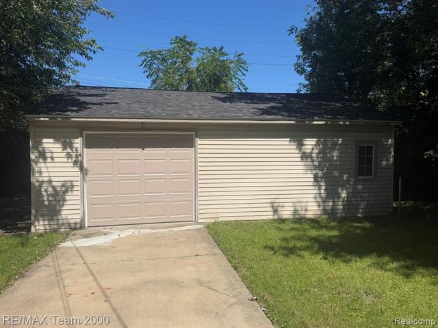 25526 New York Street, Dearborn Heights, MI 48125