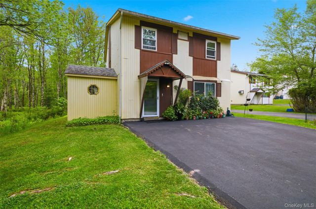 51 Peter Way, Kiamesha Lake, NY 12751