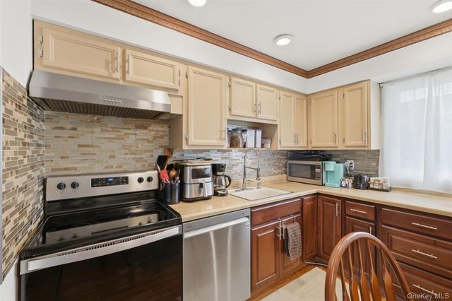51 Peter Way, Kiamesha Lake, NY 12751
