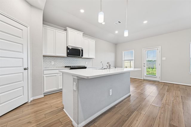 1322 Eagle Pass Drive, Rosharon, TX 77583