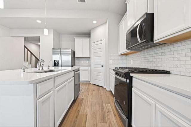 1322 Eagle Pass Drive, Rosharon, TX 77583