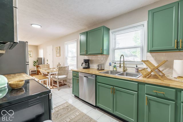 4658 Farrington, Indianapolis, IN 46201