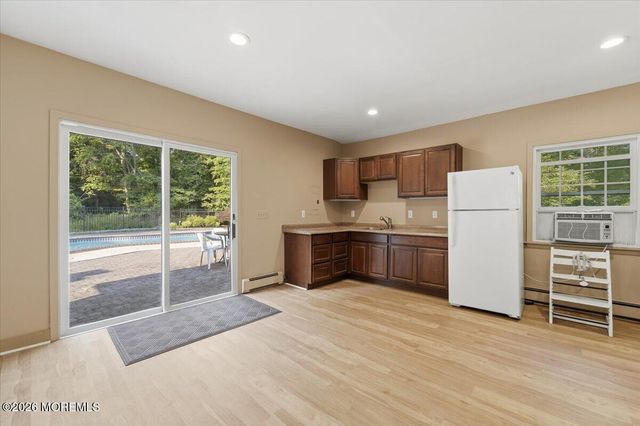1 Marlboro Street, Morganville, NJ 07751